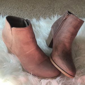 Coconuts by Matisse Purple gray ankle boots
